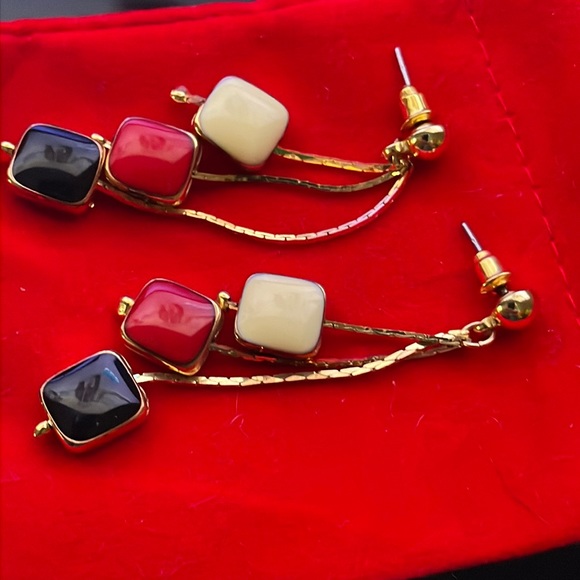 Earring Pair - Picture 3 of 8